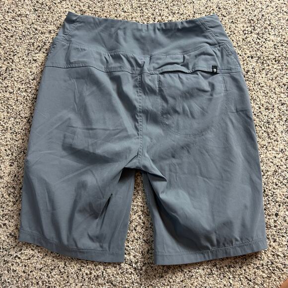 Mountain Hardwear Womens Dynama Bermuda Shorts Size XS Gray Outdoor - Picture 2 of 6